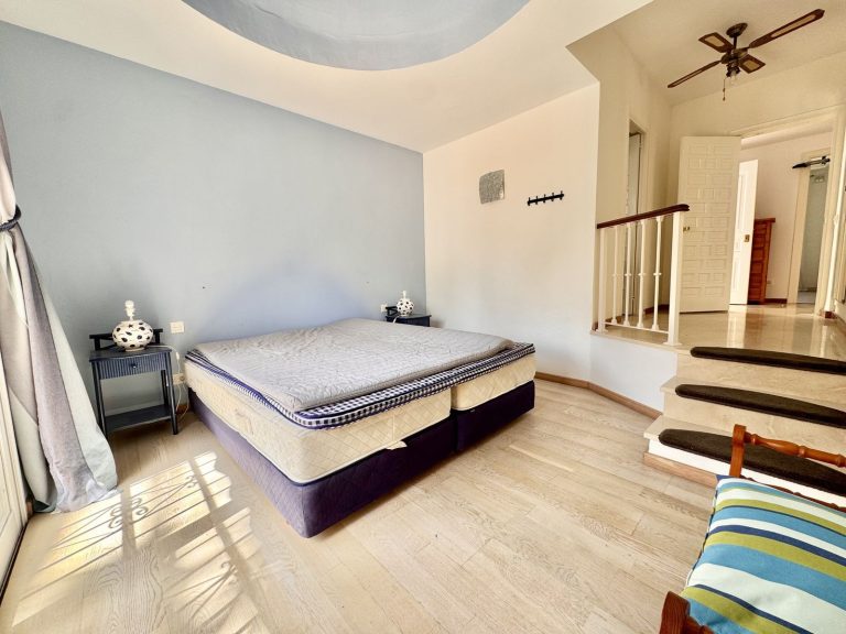 322d1f66e2de30fc1bd4267168d7b204 - 12