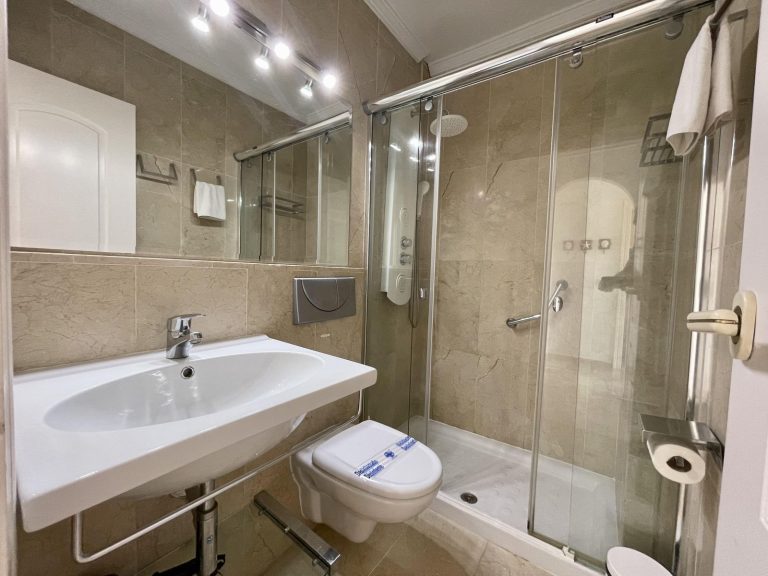 331129074435c86685aa612efe96b33d - 15