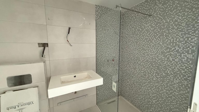 333e0b5c73b84a3d2cea24244086bf0d - 11