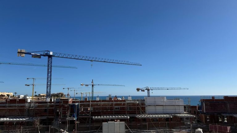 333e0b5c73b84a3d2cea24244086bf0d - 5