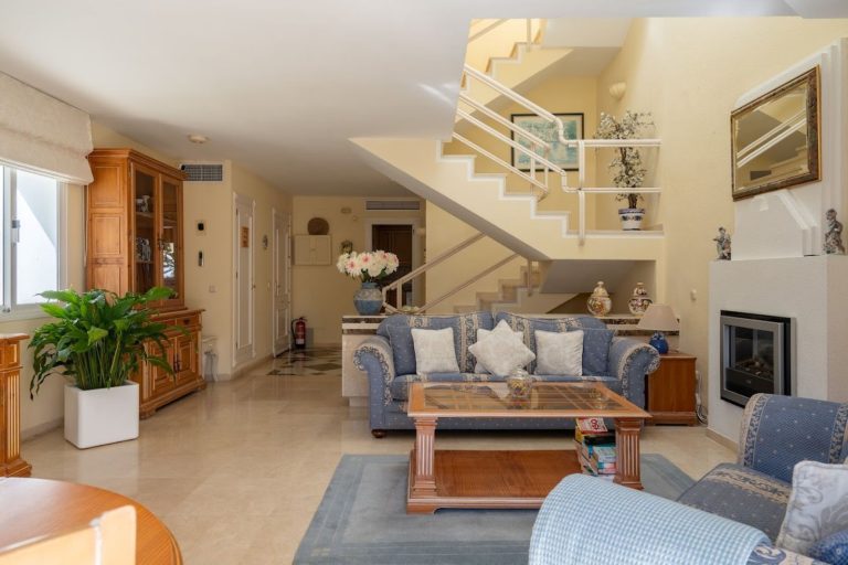 34f89164fe6880bc8f5ad6741e8ac2f9 - 11