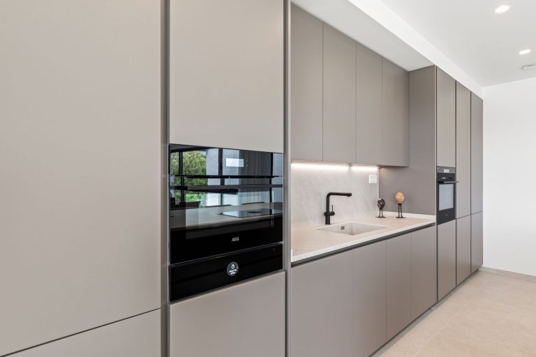 353114228175bdff9c18144732a8ff00 - 10