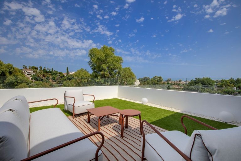 353114228175bdff9c18144732a8ff00 - 16