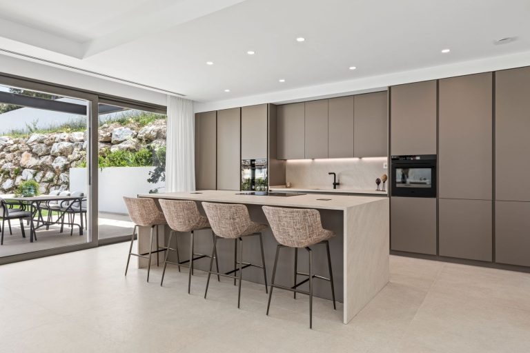 353114228175bdff9c18144732a8ff00 - 8