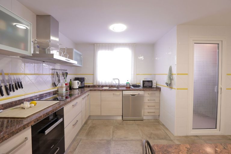 3dbdaf3225f4b227411e8663c8b5981f - 16