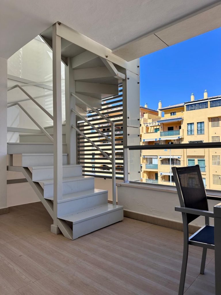 3e9304663ef5d90dfb586bd8086eb276 - 5