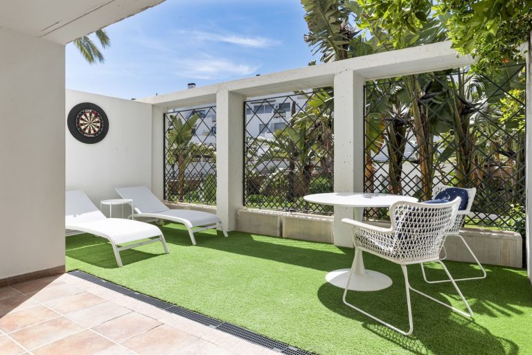 3ec02b580adeb1442537d4c1f2abdae8 - 1