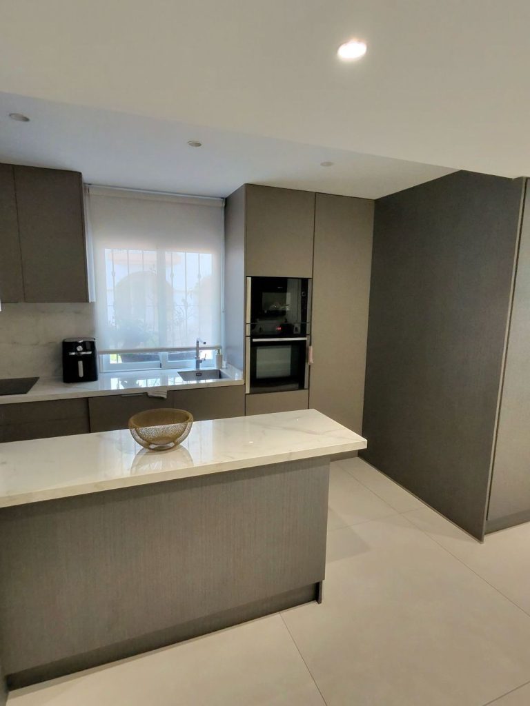 4028f2d5c8d260f9f388f3c9a65c8337 - 4