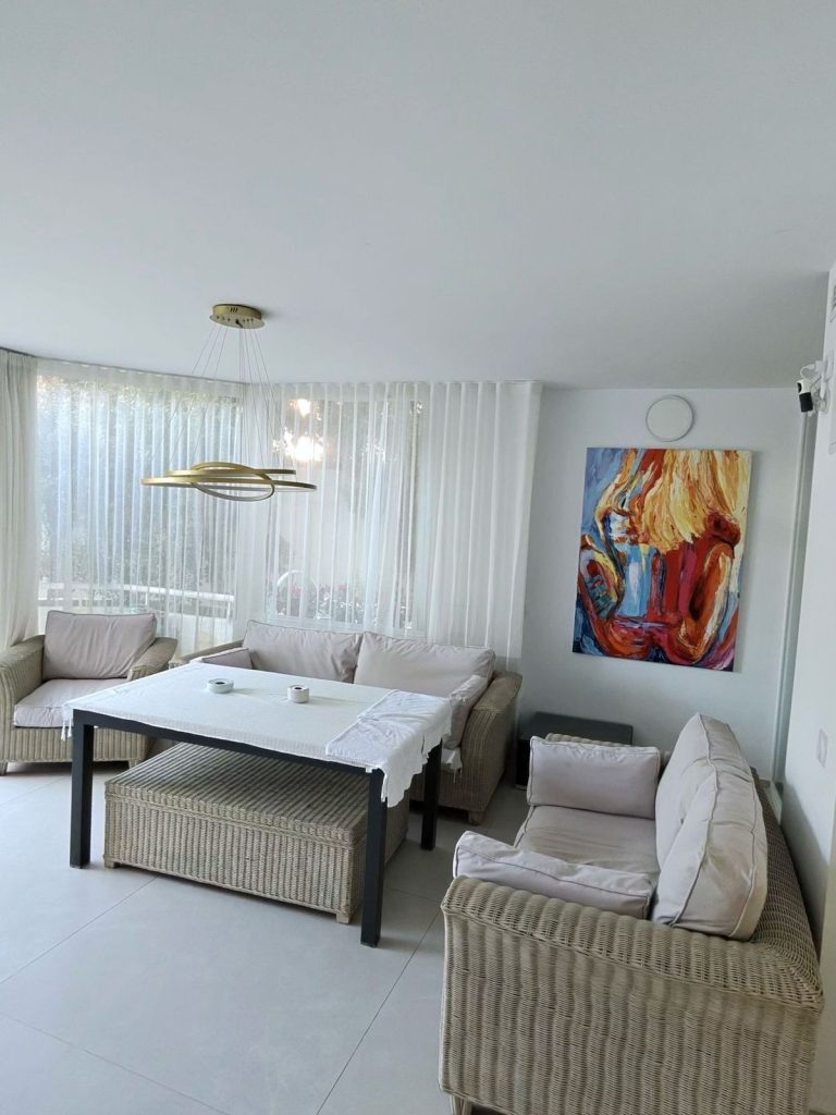 4028f2d5c8d260f9f388f3c9a65c8337 - 8