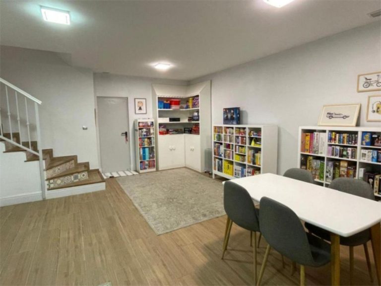 428032d313199627dd4810706ff4056c - 9