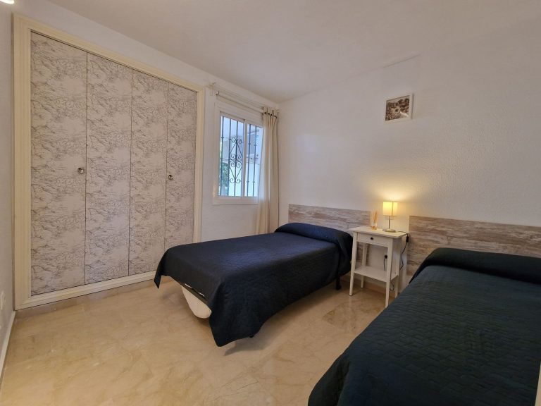 432472eacdb449374c1004cd3ac60f7f - 15