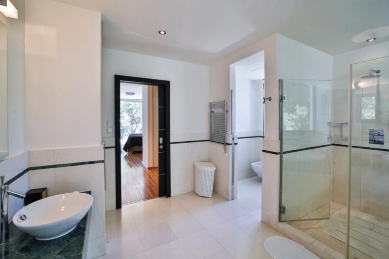 43d41177c7a0bb2c449128a74b639ad5 - 12