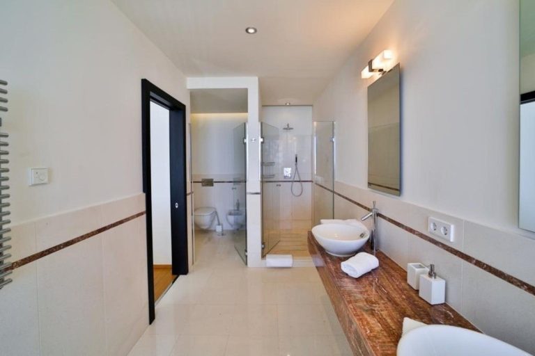 43d41177c7a0bb2c449128a74b639ad5 - 14