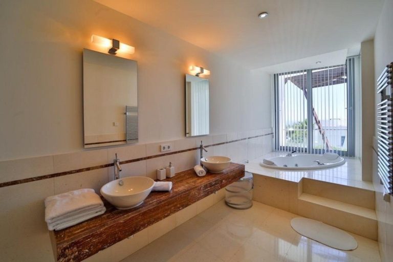 43d41177c7a0bb2c449128a74b639ad5 - 8