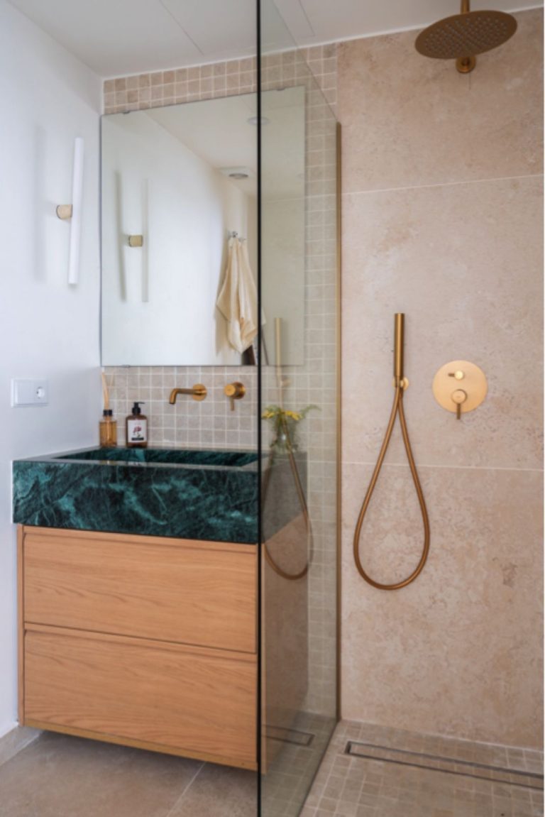 44038908ef50e9e0f1e33f508018eda4 - 11