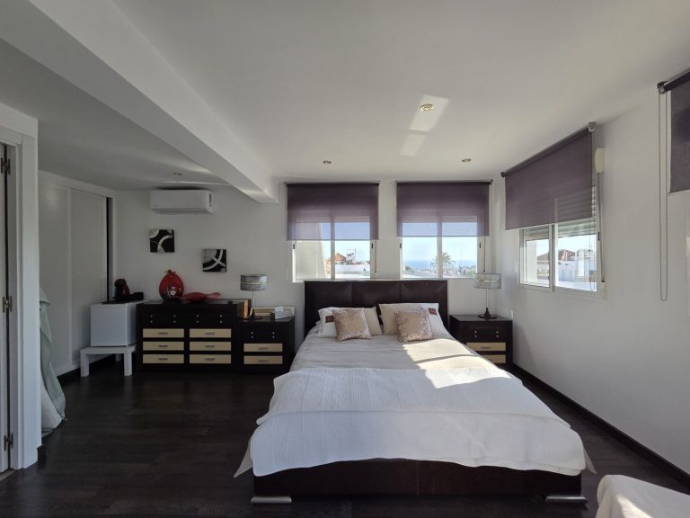 46cda8dcbbe7d7c14bf818ddfe1862ea - 13