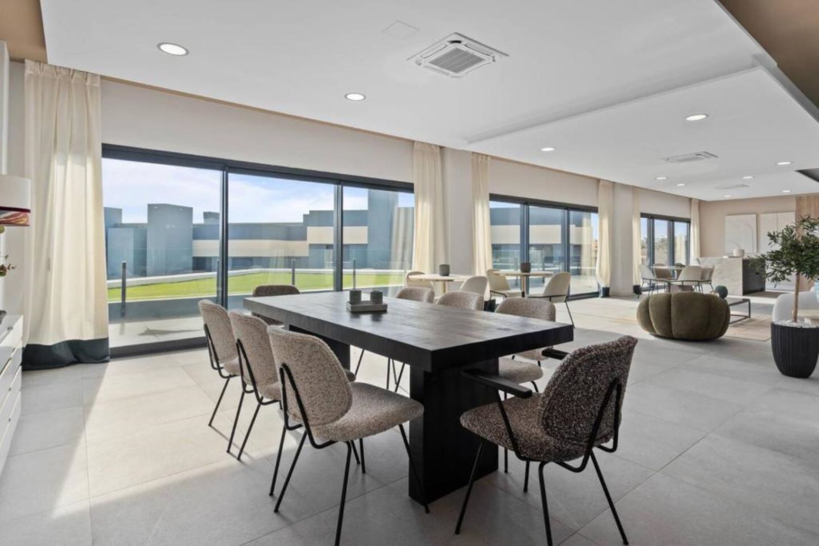 47809517b9bb8e46454d927d326a0372 - 16