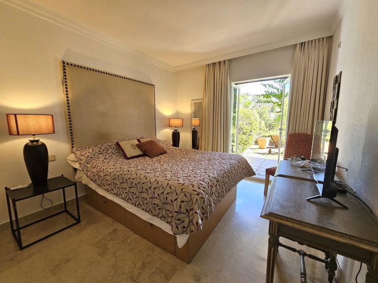 49b10904b26f7964d3ff291eb9d1d05a - 14