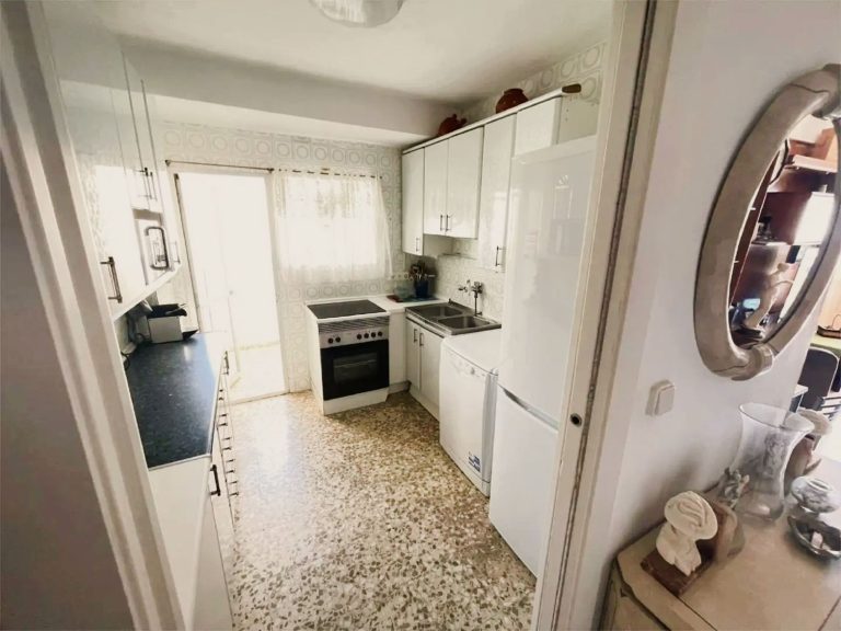 4d0fea17637f8548a66cf8b9ea8ba9af - 8