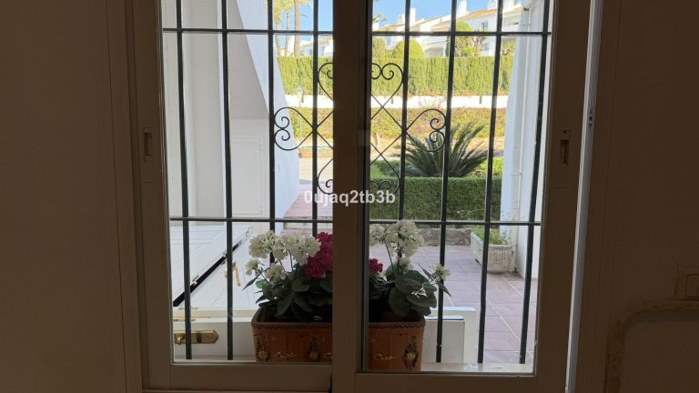 50a51bde83a9bbf5d1384a02f3de66f4 - 5