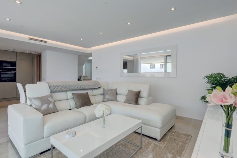 523293a22584a485d6997c707f15262a - 8