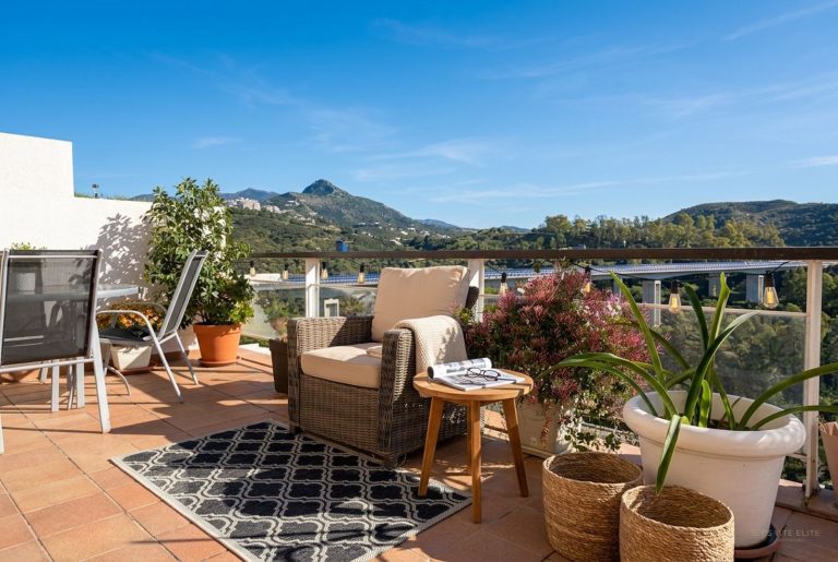 525f8549ea103f5aa865031308f3d7ec - 12