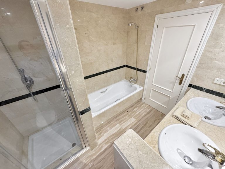 52f2ad863030d37db7b78f02babefecb - 14