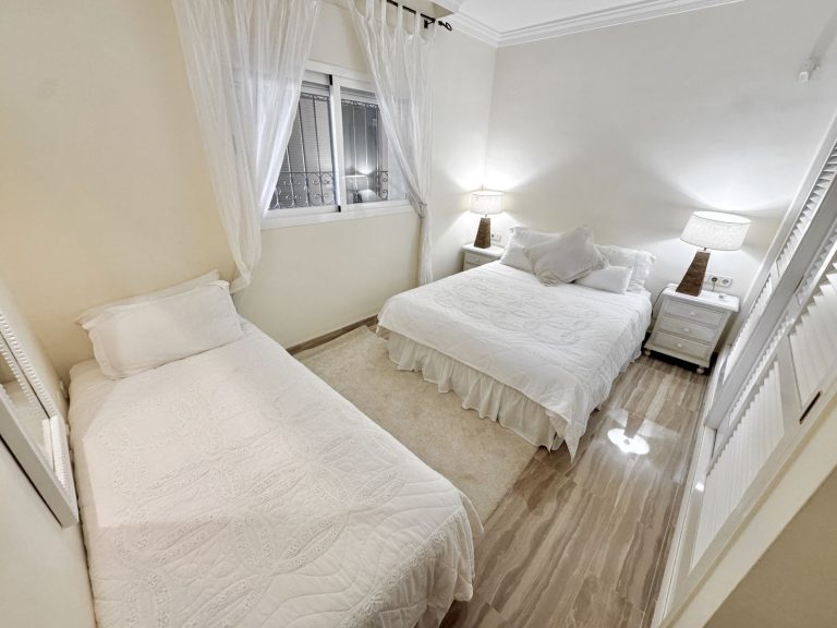 52f2ad863030d37db7b78f02babefecb - 15