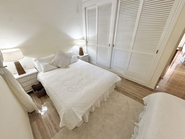 52f2ad863030d37db7b78f02babefecb - 16