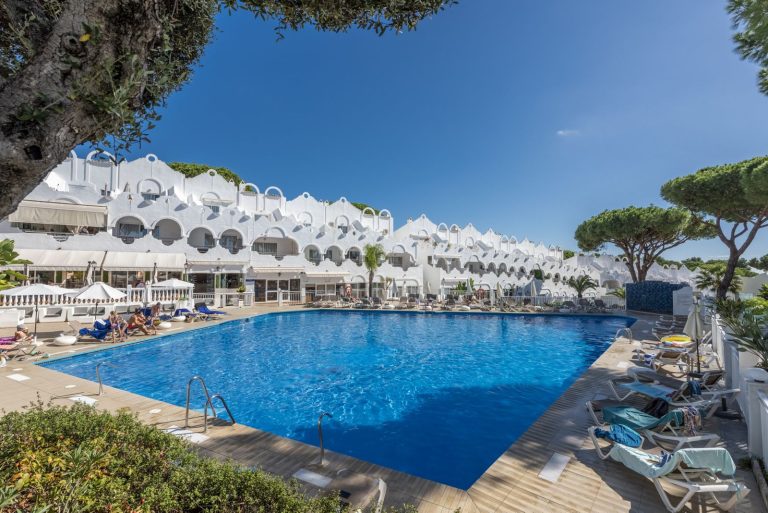 53fa8ef3af646d317f0e6ecaf4564c05 - 1