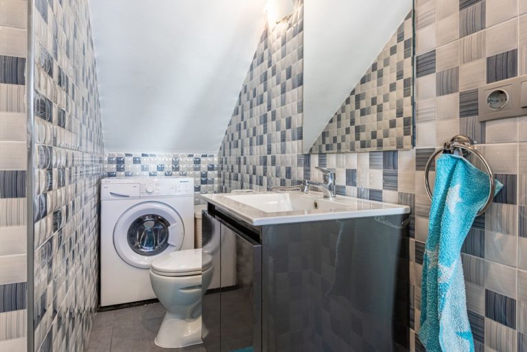 53fa8ef3af646d317f0e6ecaf4564c05 - 14