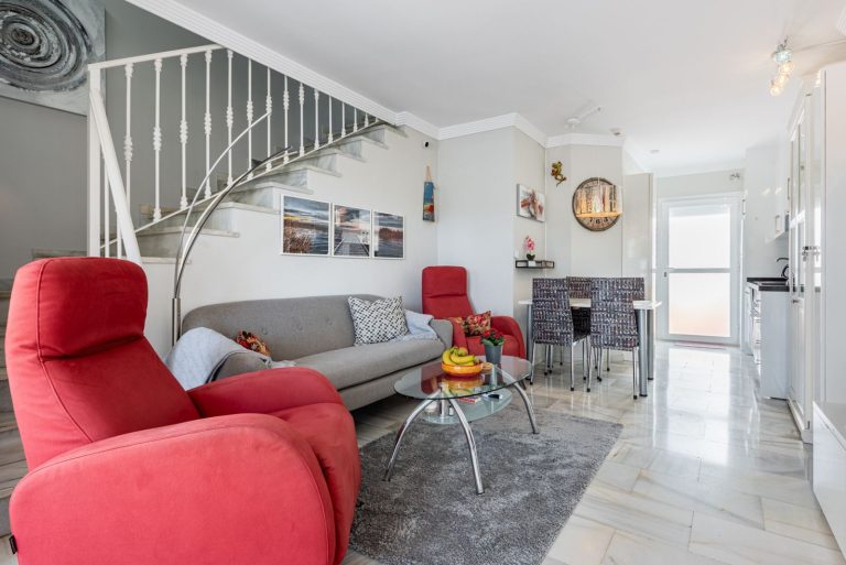 53fa8ef3af646d317f0e6ecaf4564c05 - 3