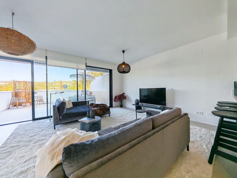 541065cd37d3196bb7339d8a5a657042 - 1