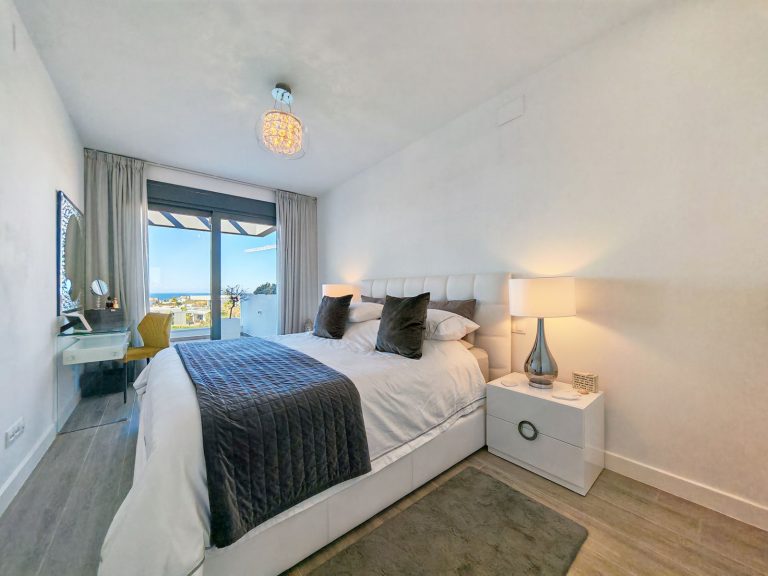 55bc77ec4d661342a9e87a0b1ec6a770 - 12