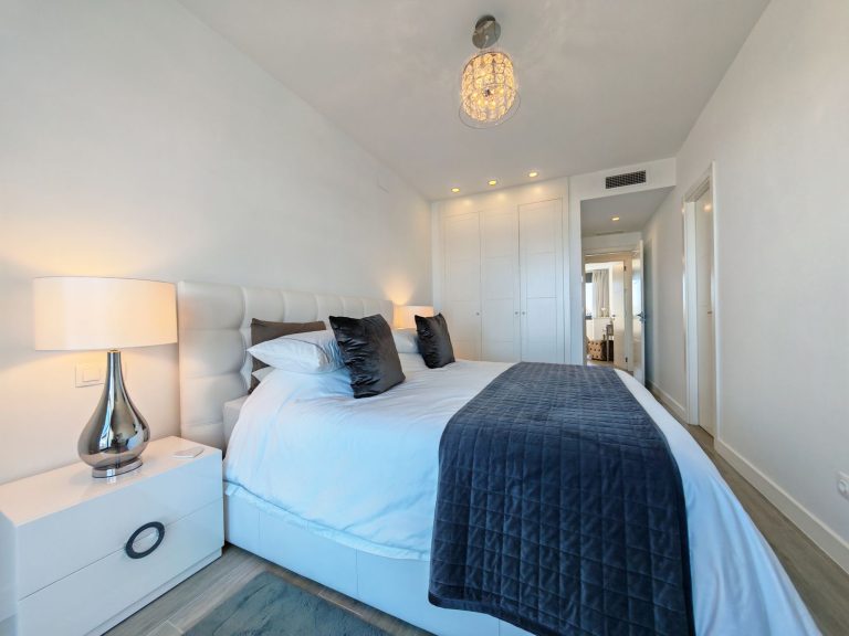 55bc77ec4d661342a9e87a0b1ec6a770 - 13