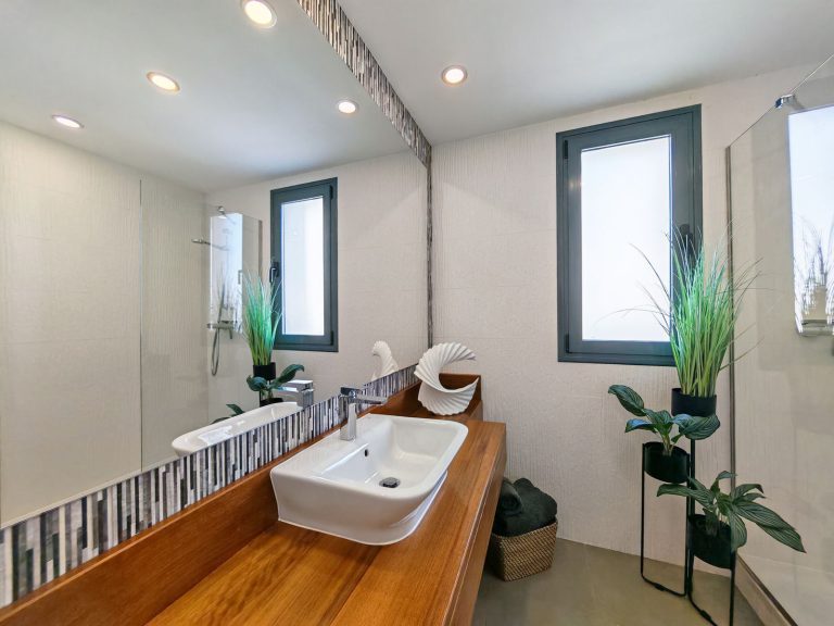 55bc77ec4d661342a9e87a0b1ec6a770 - 14