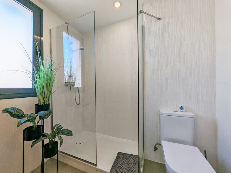 55bc77ec4d661342a9e87a0b1ec6a770 - 15