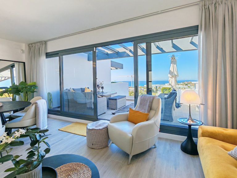 55bc77ec4d661342a9e87a0b1ec6a770 - 4