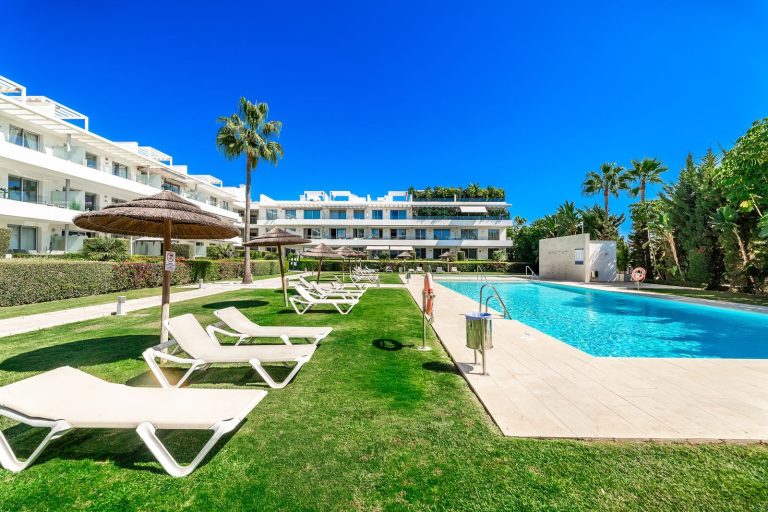 572e56a68170da2ab7a09509f9e72c19 - 12