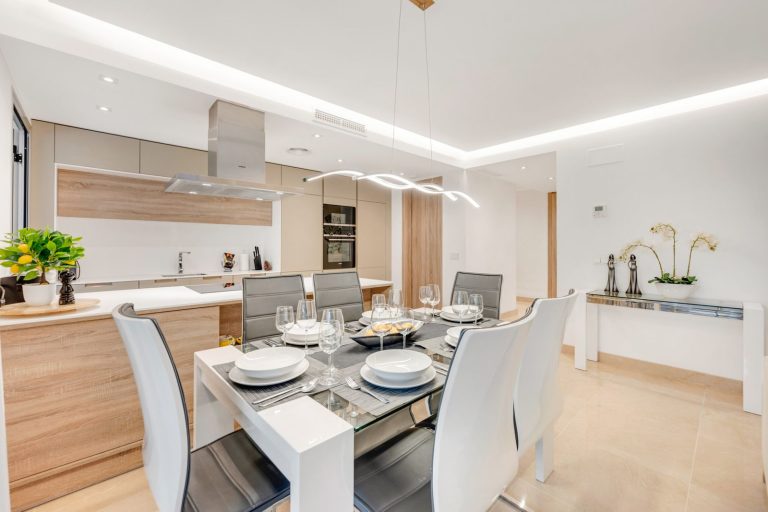 57ea6b0bd8d24fe83880b1815576301a - 7