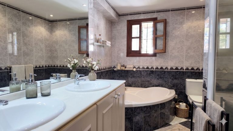 5ace42d99a94a07dfb1c186d77ec3b49 - 15