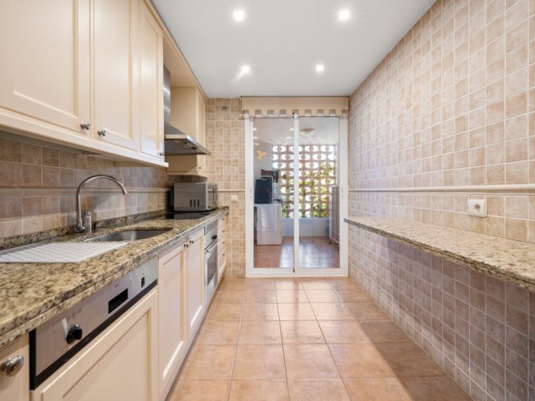 5b49b934e3ca6ec0a3c32c9e044037ee - 10