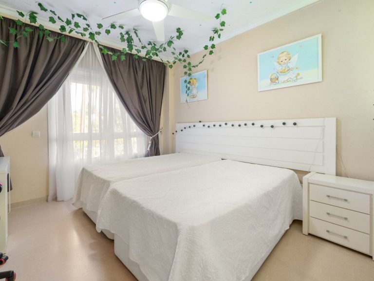 5b49b934e3ca6ec0a3c32c9e044037ee - 12