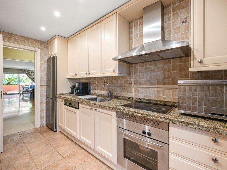 5b49b934e3ca6ec0a3c32c9e044037ee - 4