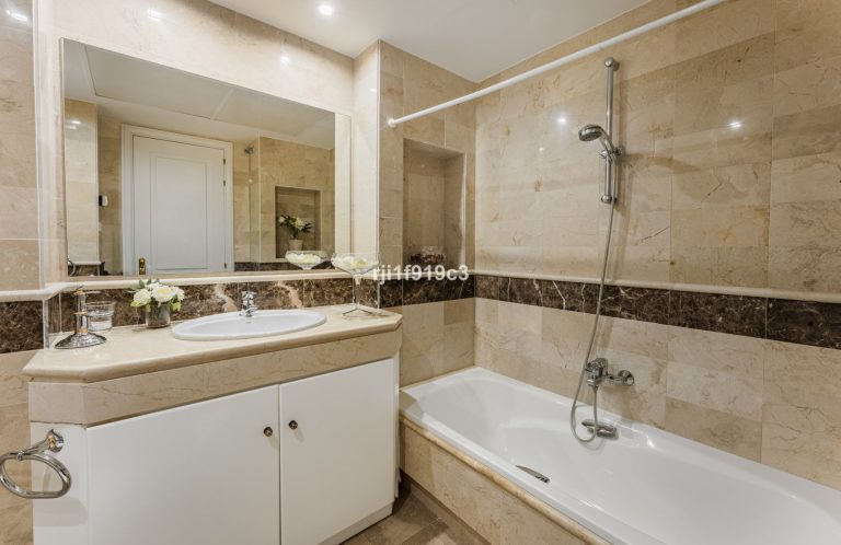 5f097f64d527d83497a8c53166b3bc66 - 10