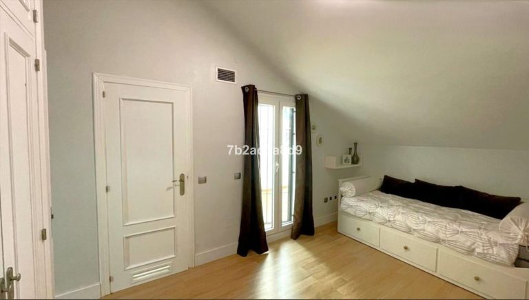 5f65742e9b01719535a60197f7200983 - 11