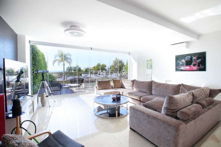 61a2709aea71f5378878a0ac34d1f5e1 - 8