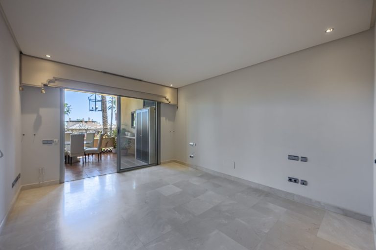 654f04f6c75a8631c92edaffda4ec534 - 16