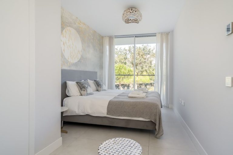 662a5ab6327b4f81752e93e006460e95 - 15