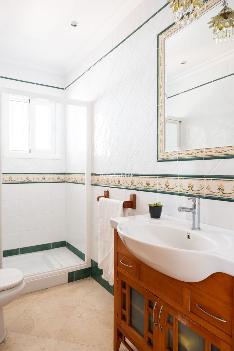 6849aadcd0df3ac40ea0f55ed862fc89 - 16